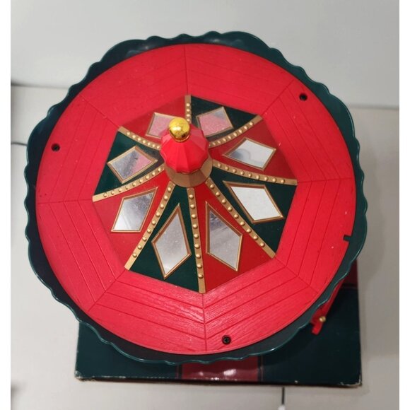 Maisto "Good Times Go Round" musical Christmas carousel. - Picture 4 of 6
